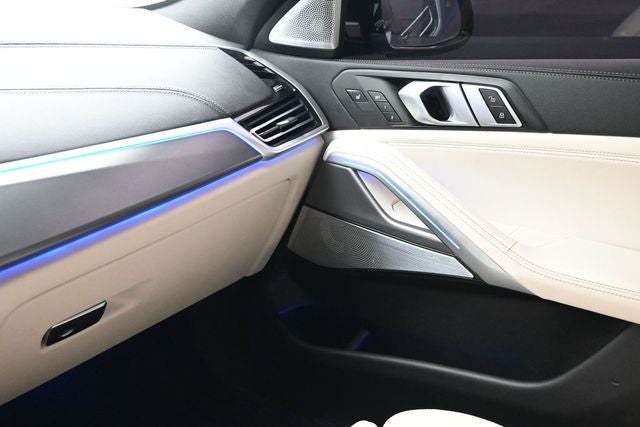2021 BMW X6 M50i