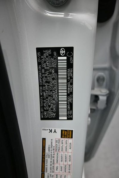 2025 Toyota Prius LE