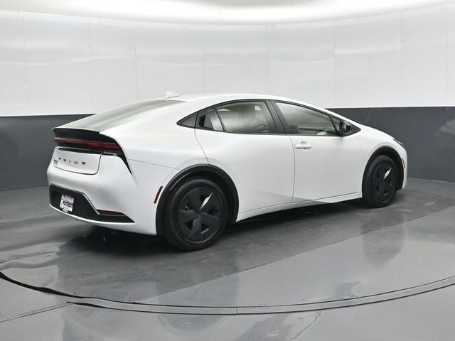 2025 Toyota Prius LE