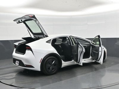 2025 Toyota Prius LE