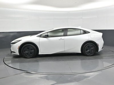 2025 Toyota Prius LE