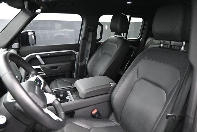 2024 Land Rover Defender 130 X-Dynamic SE