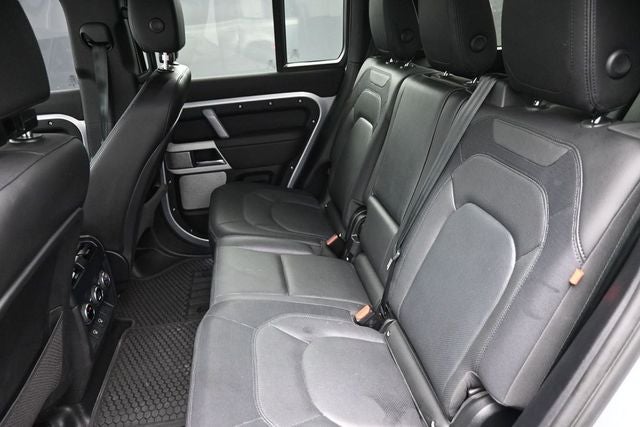 2024 Land Rover Defender 130 X-Dynamic SE
