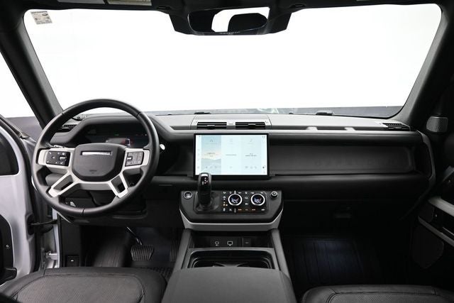 2024 Land Rover Defender 130 X-Dynamic SE