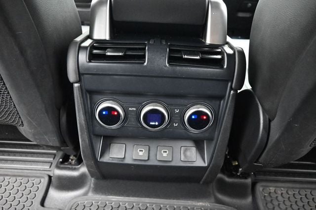 2024 Land Rover Defender 130 X-Dynamic SE