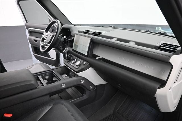 2024 Land Rover Defender 130 X-Dynamic SE