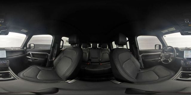 2024 Land Rover Defender 130 X-Dynamic SE