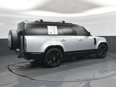 2024 Land Rover Defender 130 X-Dynamic SE