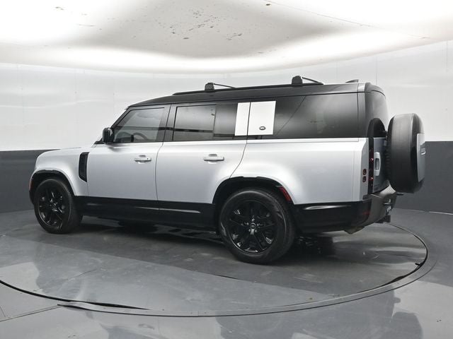 2024 Land Rover Defender 130 X-Dynamic SE
