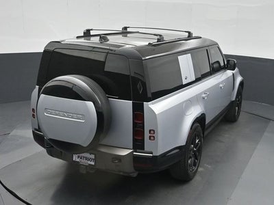 2024 Land Rover Defender 130 X-Dynamic SE