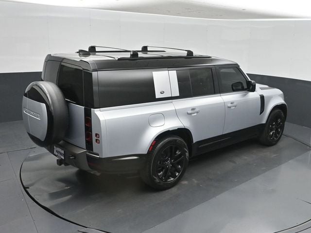 2024 Land Rover Defender 130 X-Dynamic SE
