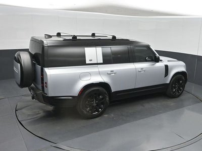 2024 Land Rover Defender 130 X-Dynamic SE