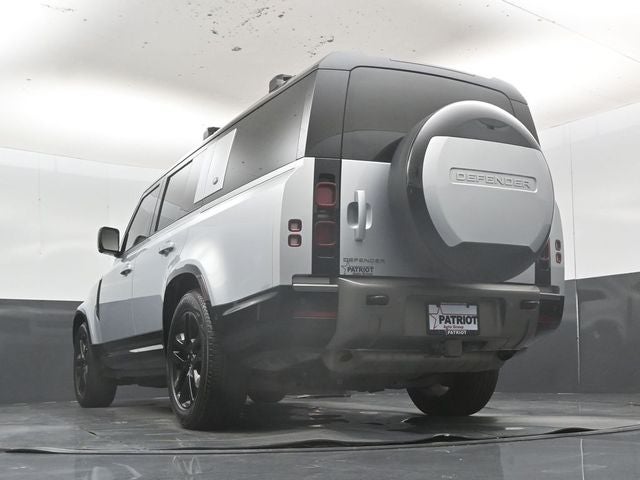 2024 Land Rover Defender 130 X-Dynamic SE