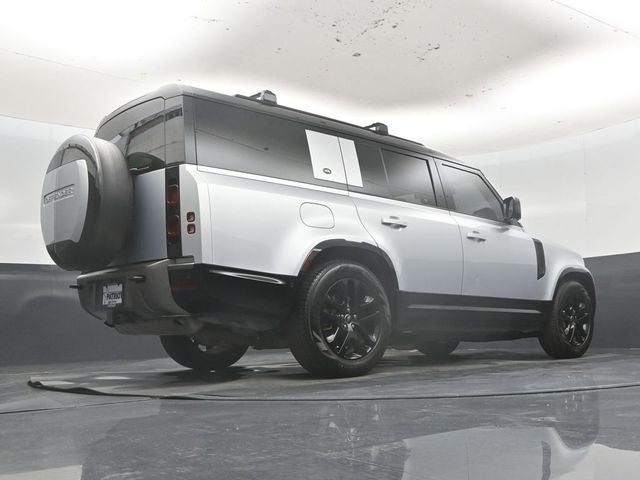2024 Land Rover Defender 130 X-Dynamic SE