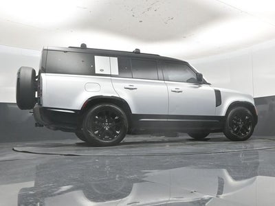 2024 Land Rover Defender 130 X-Dynamic SE