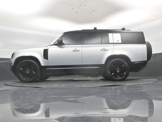 2024 Land Rover Defender 130 X-Dynamic SE