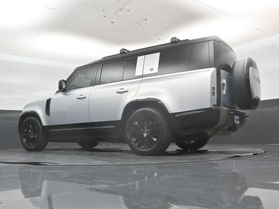 2024 Land Rover Defender 130 X-Dynamic SE