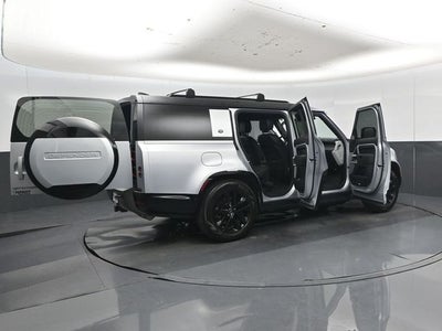 2024 Land Rover Defender 130 X-Dynamic SE