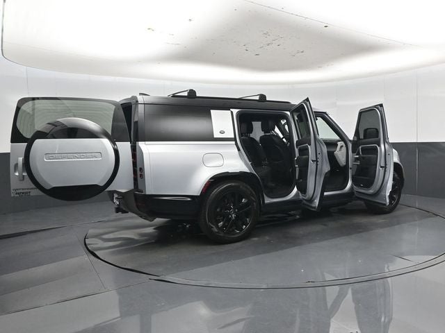 2024 Land Rover Defender 130 X-Dynamic SE