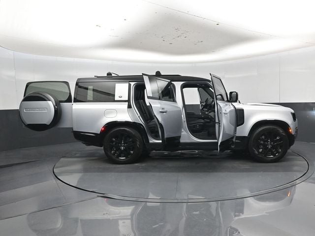2024 Land Rover Defender 130 X-Dynamic SE