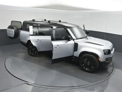 2024 Land Rover Defender 130 X-Dynamic SE