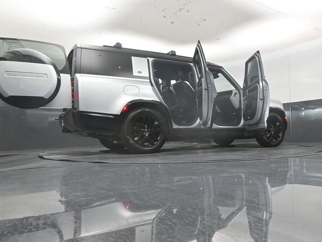 2024 Land Rover Defender 130 X-Dynamic SE