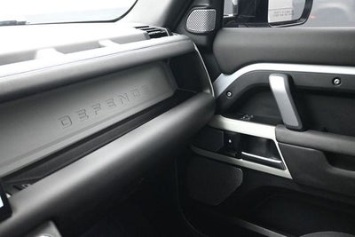 2024 Land Rover Defender 130 X-Dynamic SE
