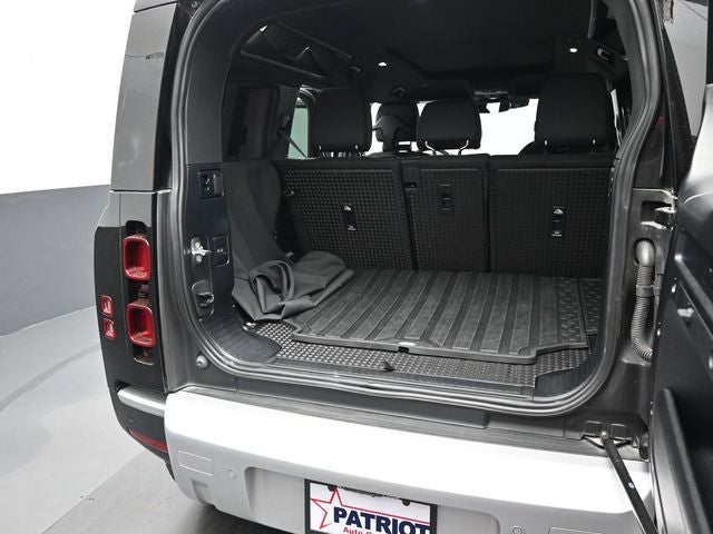 2025 Land Rover Defender 110 S