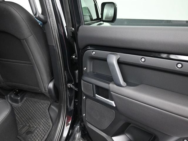 2025 Land Rover Defender 110 S