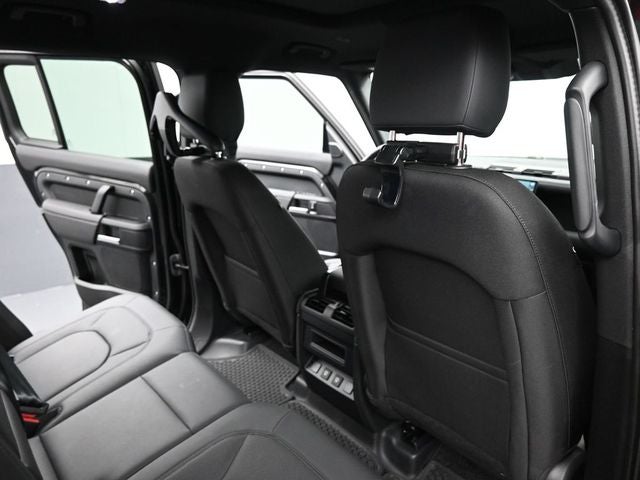 2025 Land Rover Defender 110 S