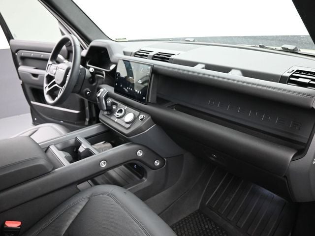 2025 Land Rover Defender 110 S
