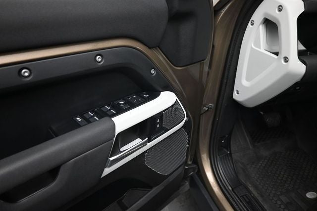 2020 Land Rover Defender 110 SE