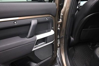 2020 Land Rover Defender 110 SE