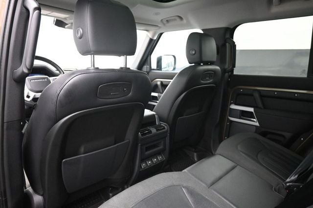 2020 Land Rover Defender 110 SE