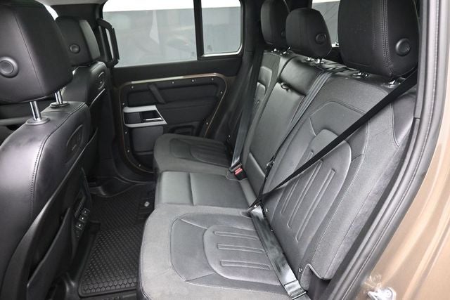 2020 Land Rover Defender 110 SE