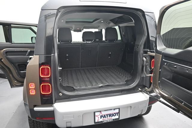2020 Land Rover Defender 110 SE