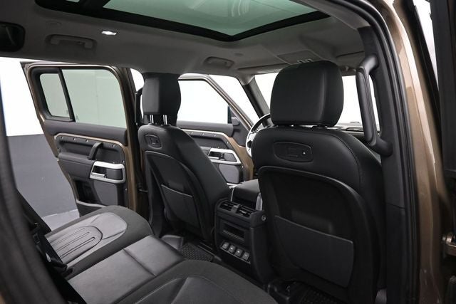 2020 Land Rover Defender 110 SE