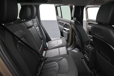 2020 Land Rover Defender 110 SE