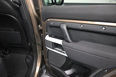2020 Land Rover Defender 110 SE