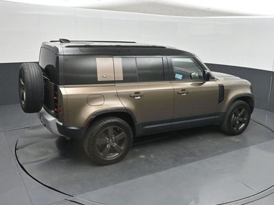 2020 Land Rover Defender 110 SE