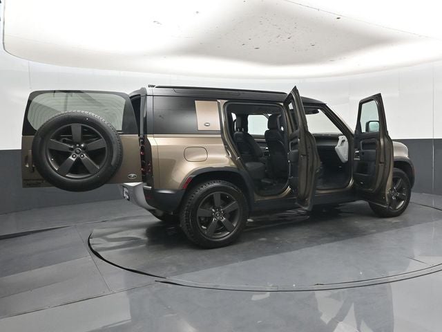 2020 Land Rover Defender 110 SE