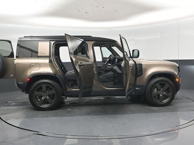 2020 Land Rover Defender 110 SE