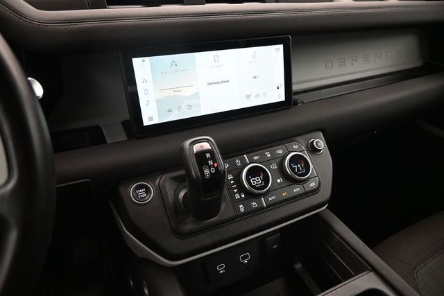 2020 Land Rover Defender 110 SE