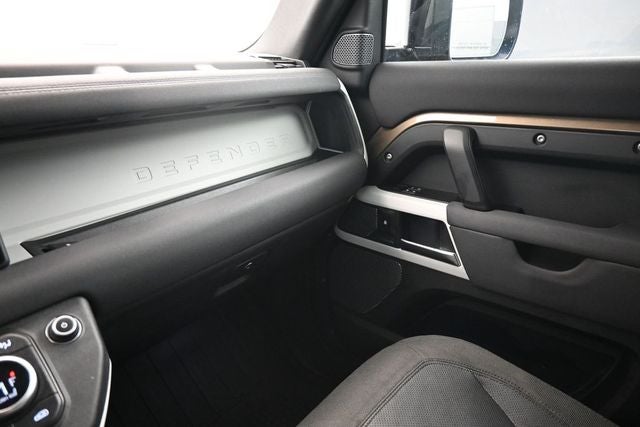 2020 Land Rover Defender 110 SE