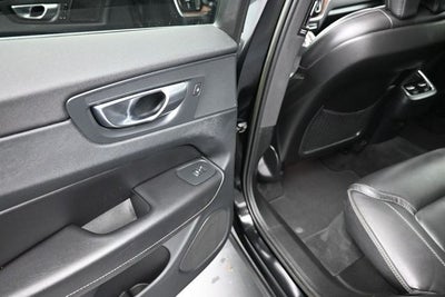 2023 Volvo XC60 B5 Ultimate Bright Theme