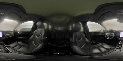 2023 Volvo XC60 B5 Ultimate Bright Theme