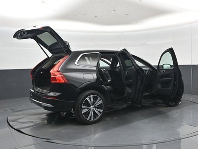 2023 Volvo XC60 B5 Ultimate Bright Theme