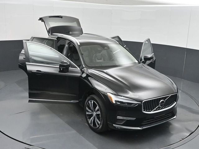 2023 Volvo XC60 B5 Ultimate Bright Theme