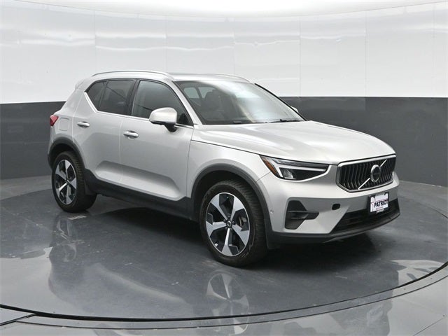 2024 Volvo XC40 B5 Plus Bright Theme