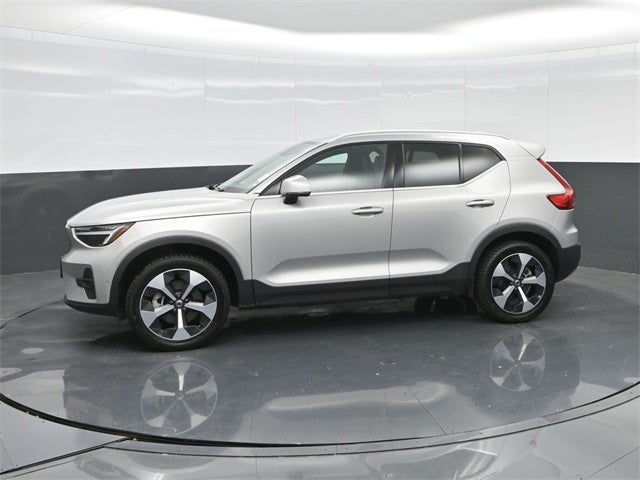 2024 Volvo XC40 B5 Plus Bright Theme